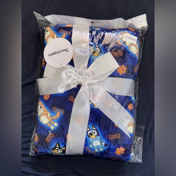 NIB Showstoppers Bamboo Blanket - Picture 3 of 3